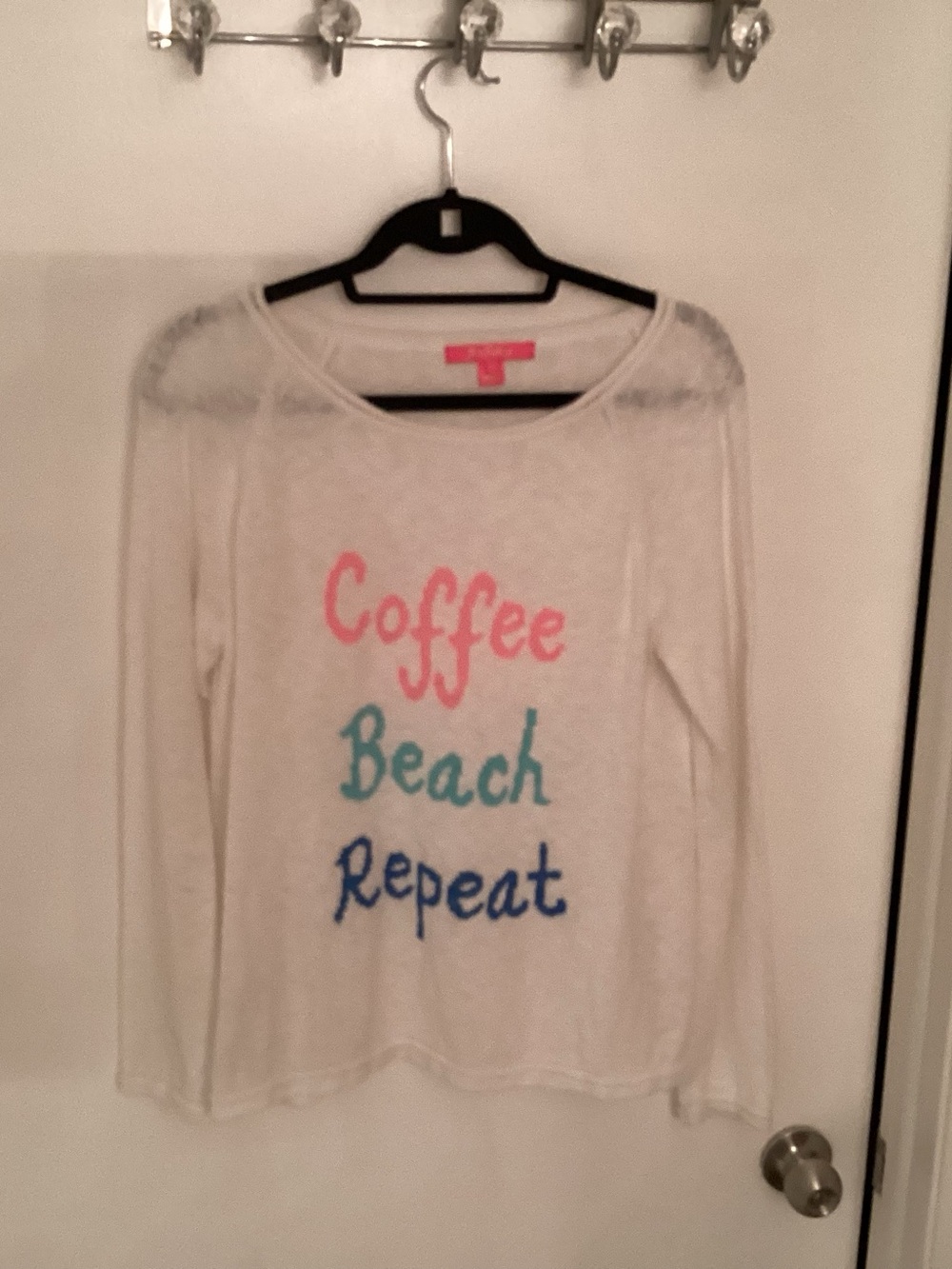 Lilly Pulitzer White Graphic soft cotton pullover top - Coffee Beach Rep